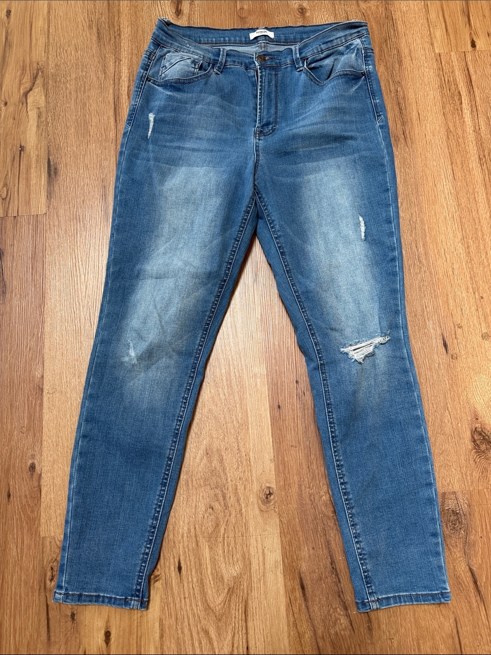 Kensie Distressed Blue Skinny Ankle Jeans, size 10